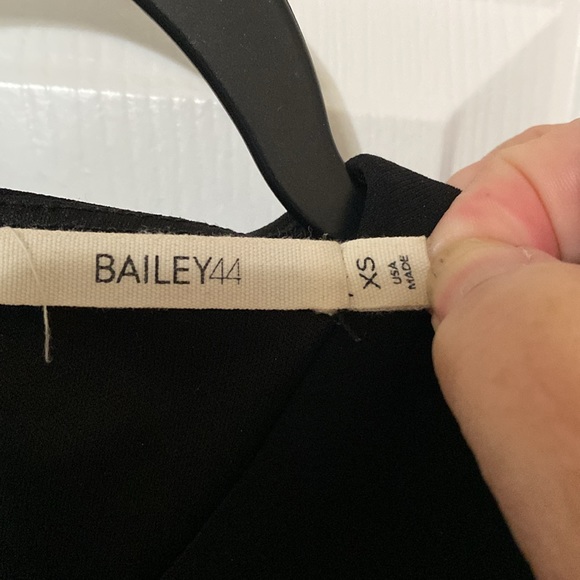 Bailey44 Betz Poppy Black and Abstract Floral Layered Look Top XS - Picture 4 of 6